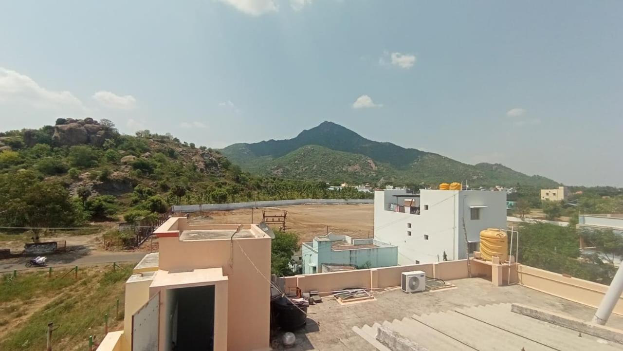 Thiru Arunai Guest House Tiruvannāmalai Esterno foto