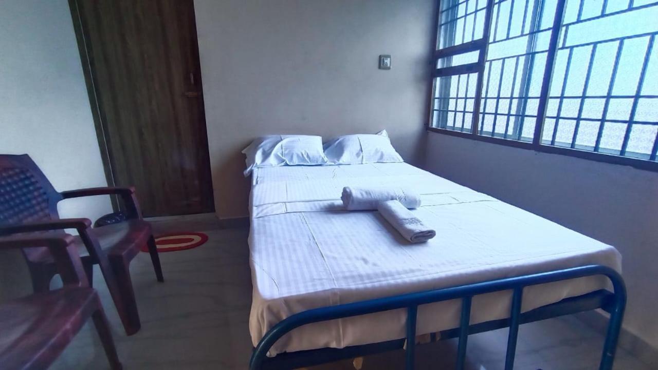 Thiru Arunai Guest House Tiruvannāmalai Esterno foto